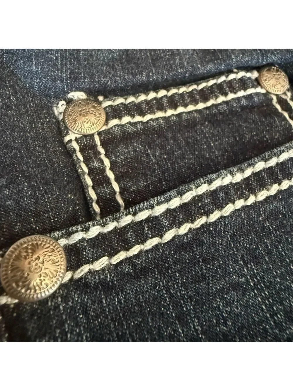 TRU LUXE✨ Women’s Mid-Rise Embellished Capri Jeans 💎🌟👡 Size 8
